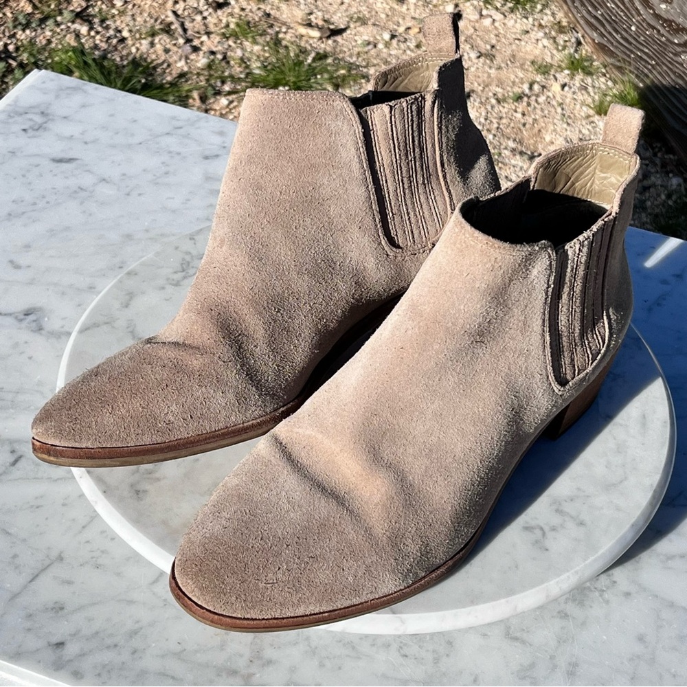 Michael Kors Shaw Suede Ankle Boot / Bootie, 9, Tan / Khaki
